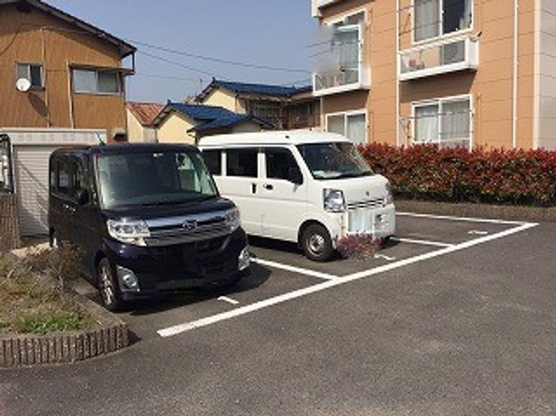 レオパレス紺屋町 駐車場