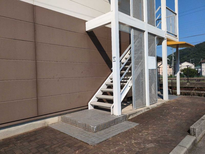 レオパレスイーグル エントランス