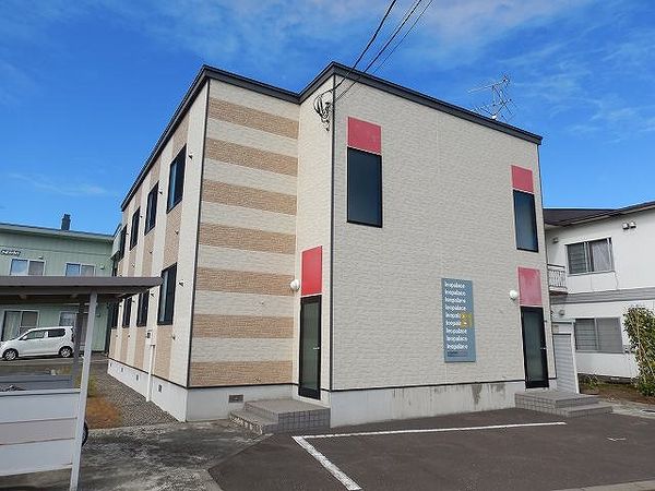 レオパレストゥルーブライト 外観