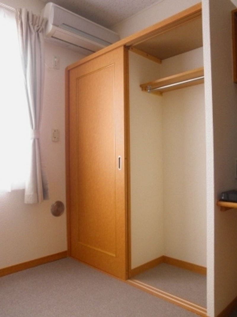 レオパレスボヌール橘 収納