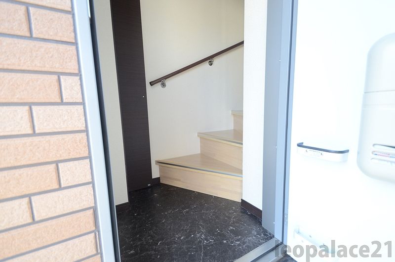 レオネクスト和田 玄関