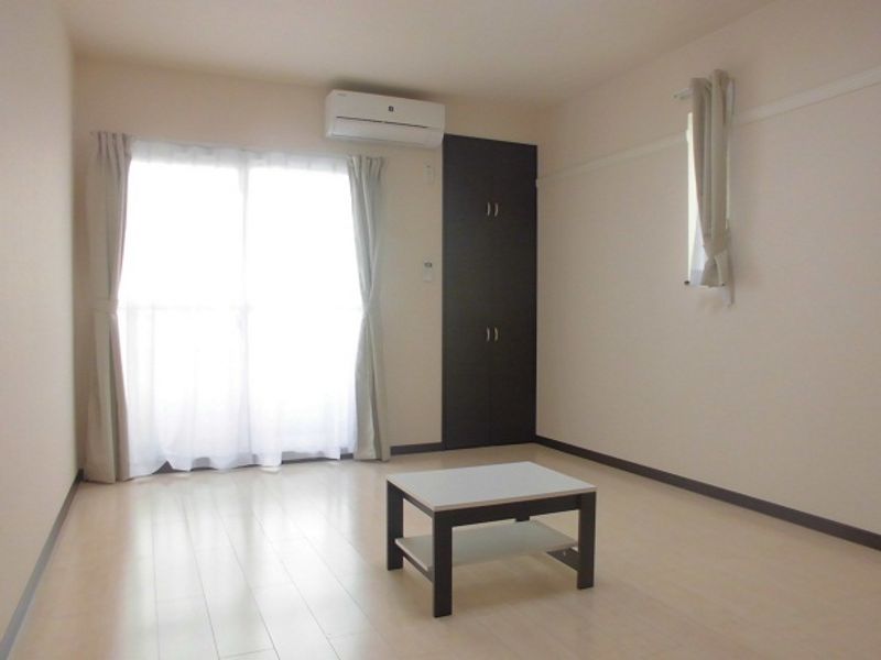 MIRANDA Sawaki Living room