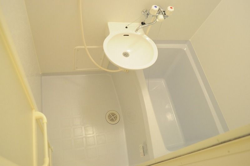 レオパレスＣｈａｍｂｒｅ　Ｓ 風呂