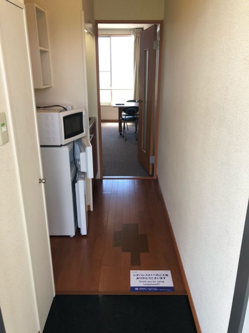 レオパレスハーモニー八田 玄関