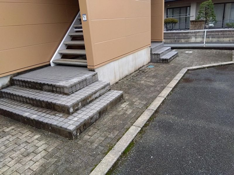 レオパレス神町 エントランス