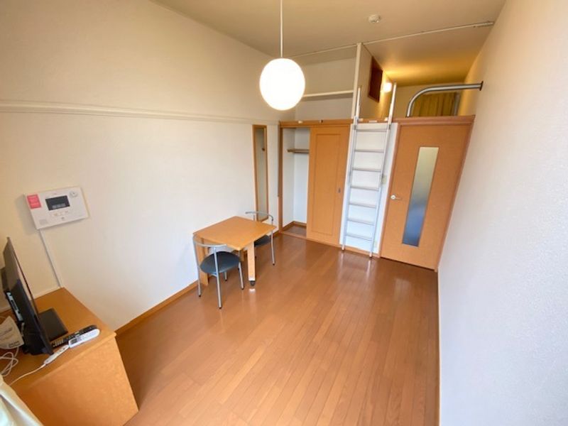 レオパレスＯＦＫ 居間
