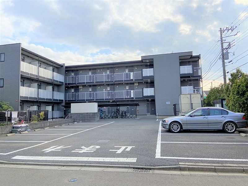 レオネクストあおばⅡ 駐車場