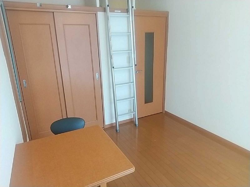 レオパレスソレイユ 居間
