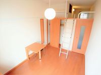 レオパレスボヌール 居間