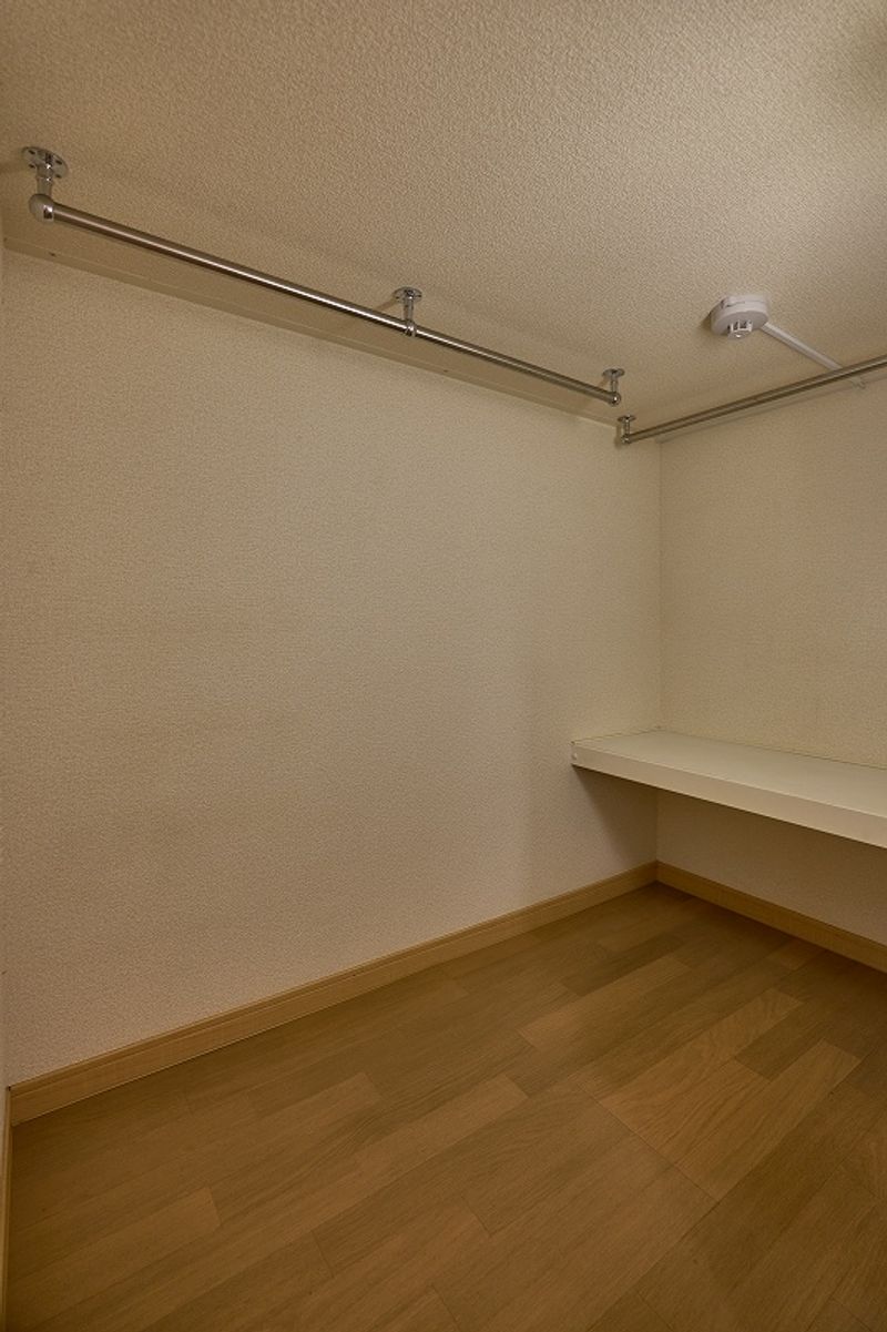 レオパレス八剱 収納