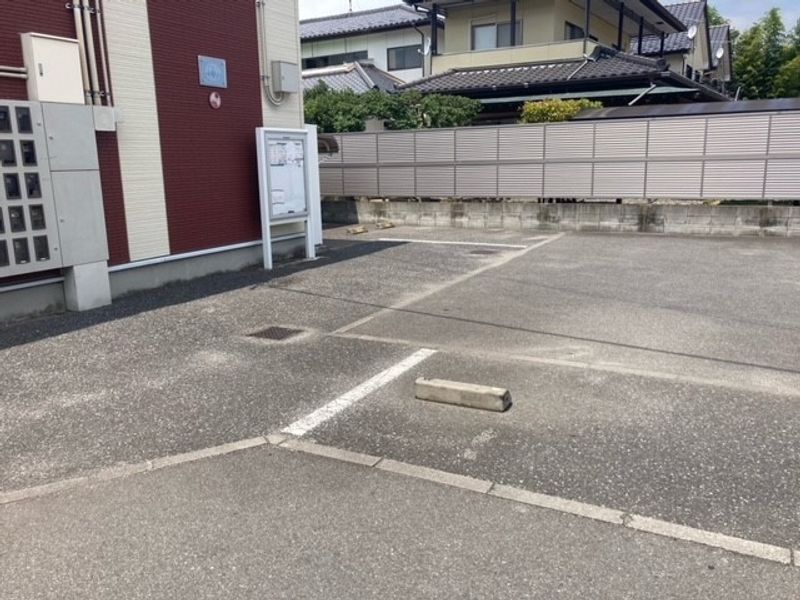 レオネクストキングス　ランド 駐車場