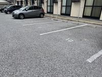 レオパレス伊吹 駐車場