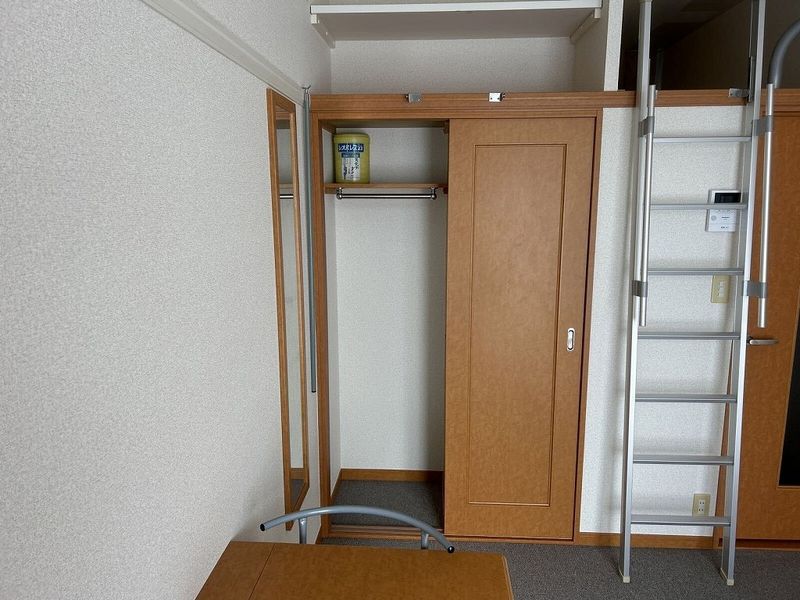 レオパレスタナべ 収納