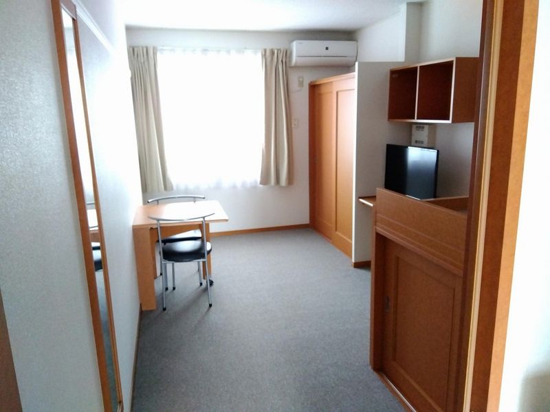 レオパレスルートイレブン 居間
