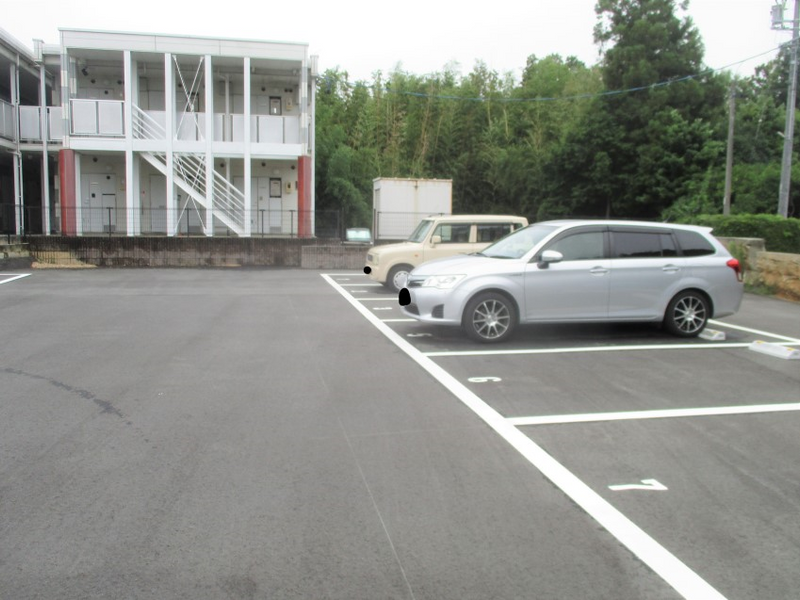 レオパレスＺＡＯＨ 駐車場