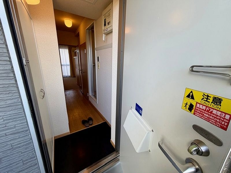 レオパレスミルキーウェイ 玄関