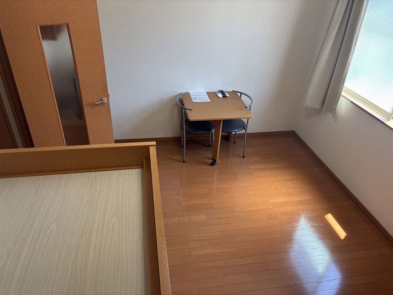 レオパレスアゼリア 居間