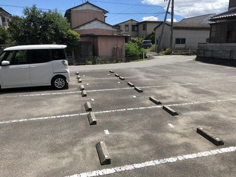レオパレスラージ　グルーブ　Ⅱ 駐車場
