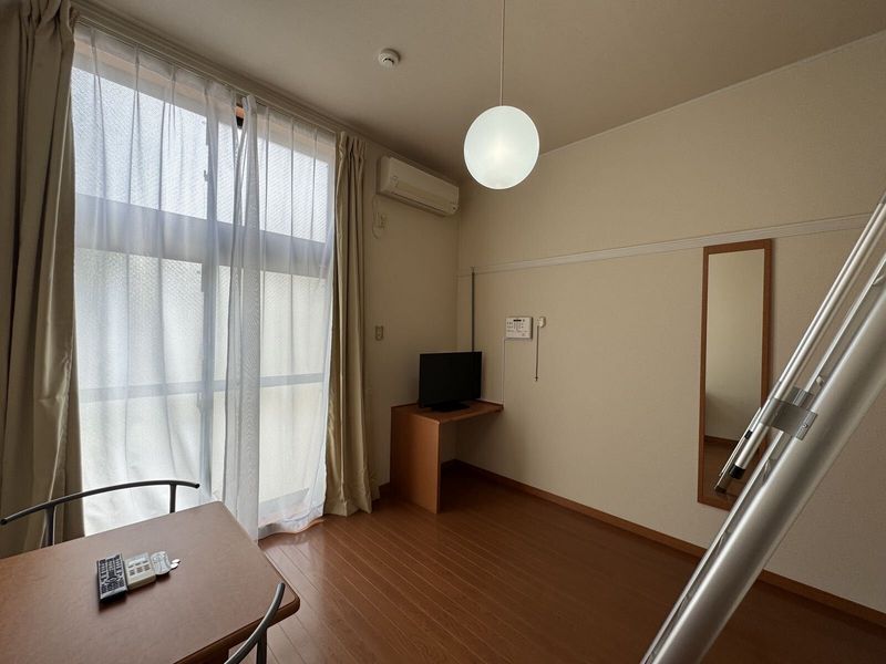レオパレスル　ヴァン 居間