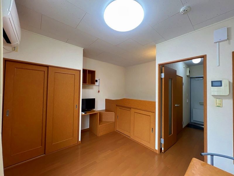 レオパレスコンフォート成城 居間