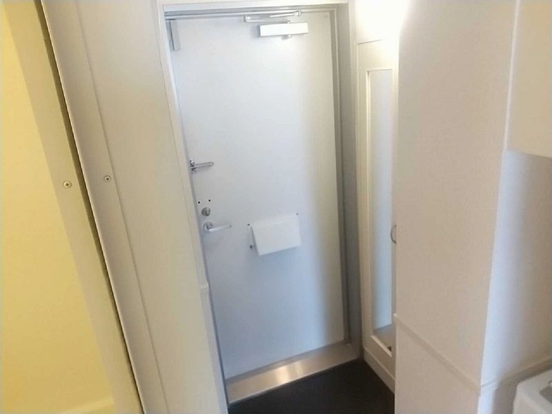 レオパレスＢＯＮＨＥＵＲ弐番館 玄関