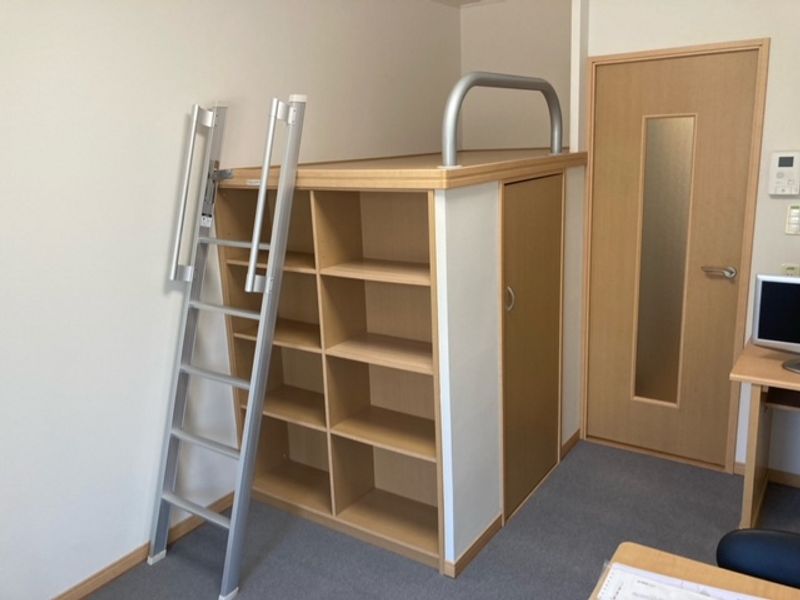 レオパレスフォレスト天神町 居間
