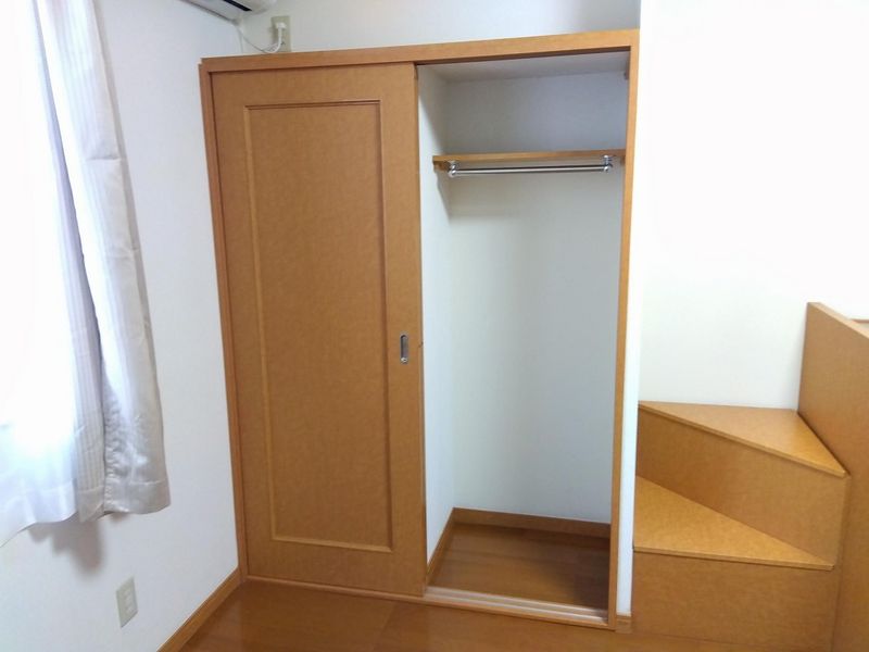 レオパレスカワシマ 収納