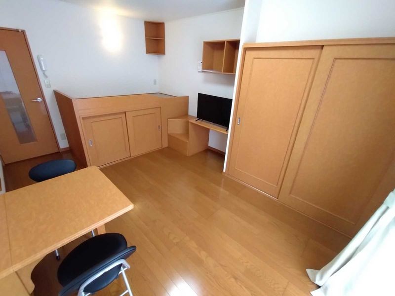 レオパレスルース 居間