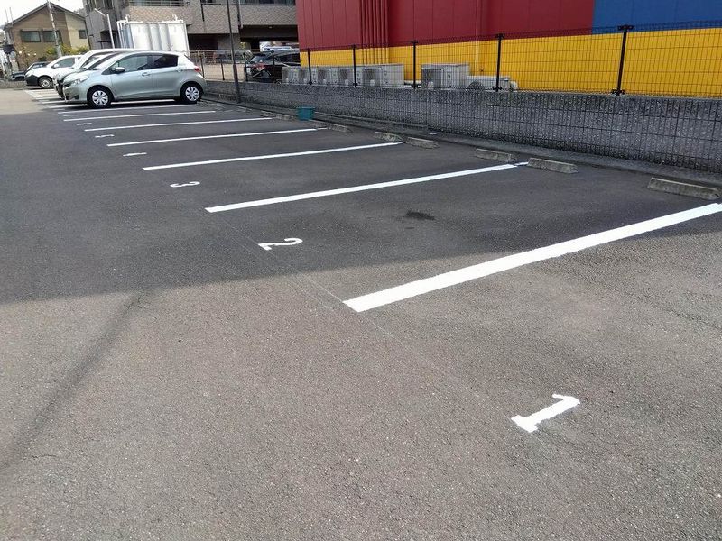 レオパレスボア　ソルテ 駐車場