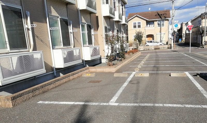 レオパレスメゾンオール 駐車場