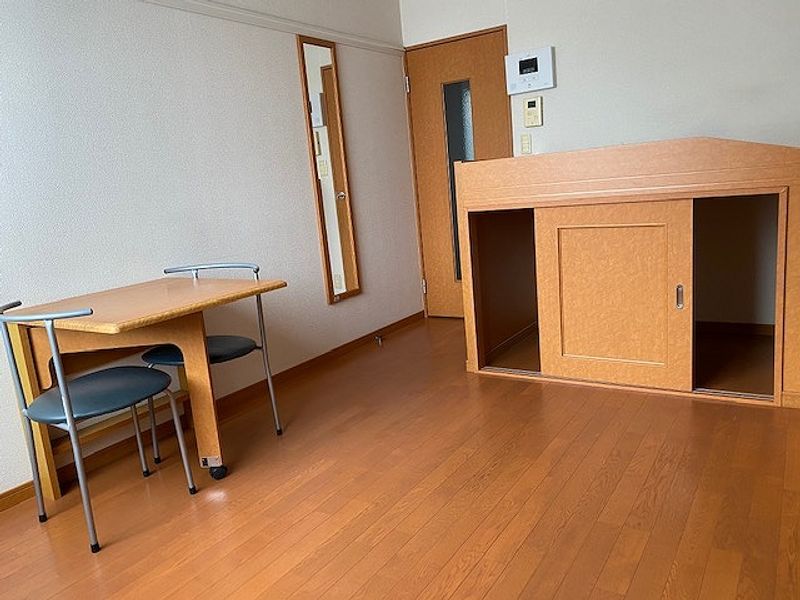 レオパレス永田 居間