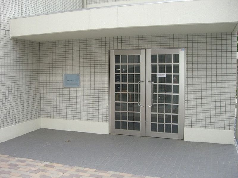 レオパレスパルコートＤ エントランス