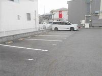 レオパレス城東 駐車場