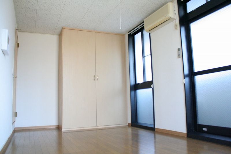 レオパレストゥインクル砂川 居間