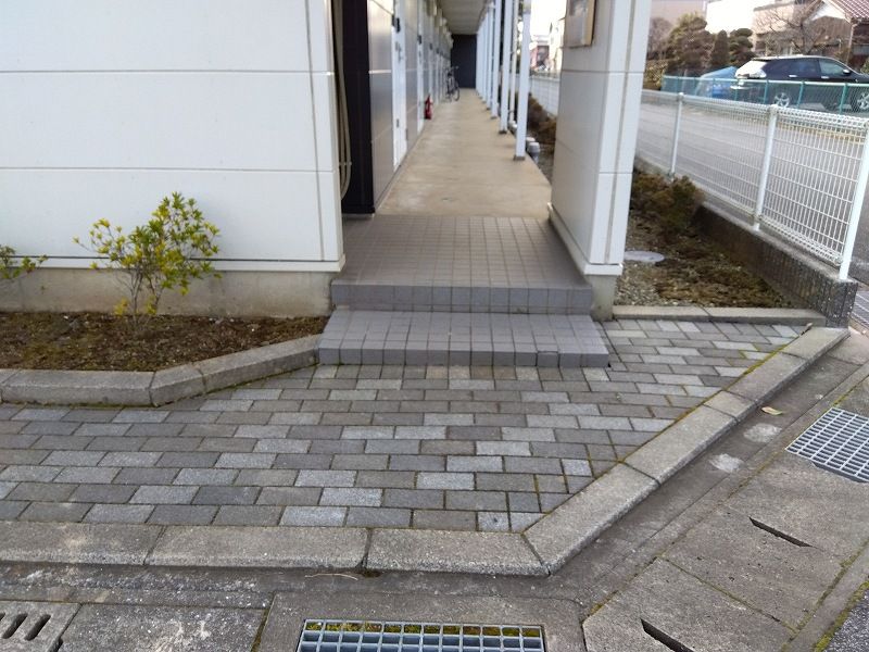 レオパレスクレール エントランス