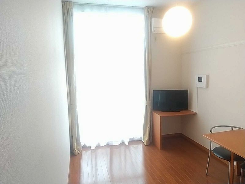 レオパレスカシェート 居間