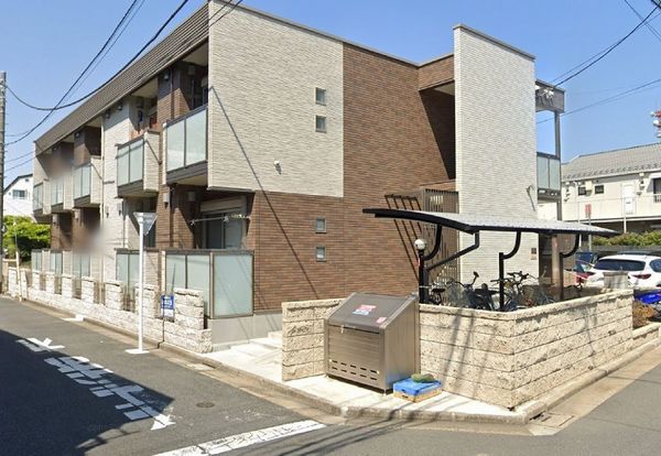 Bên ngoài MIRANDA HK