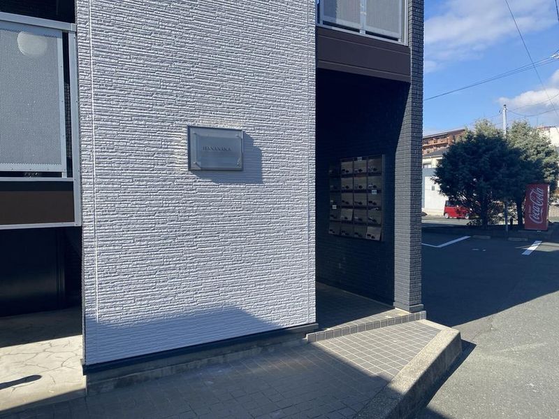 leopalace HANANAKA Entrance