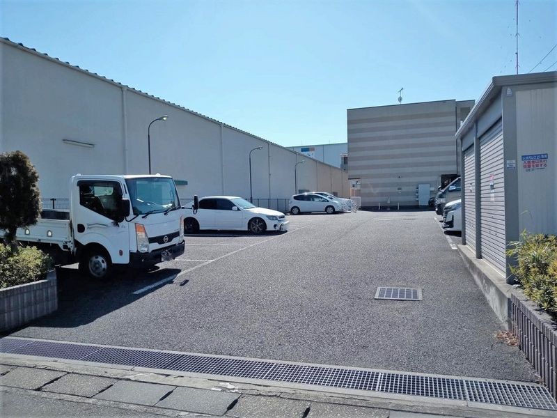 レオパレスＳＬＩＭＦＩＥＬＤＳ 駐車場