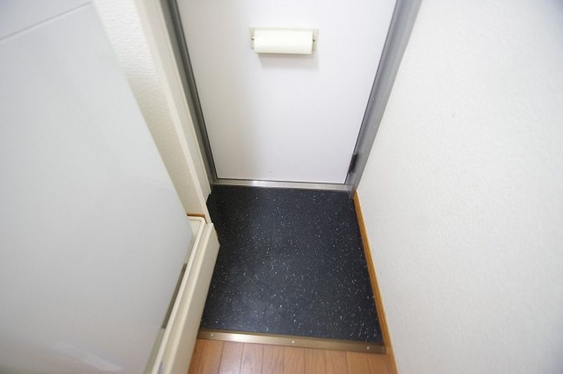 レオパレス大宮 玄関