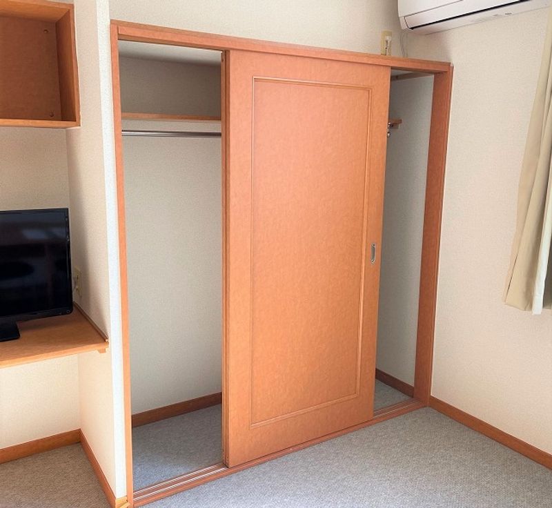 レオパレス角小林 収納