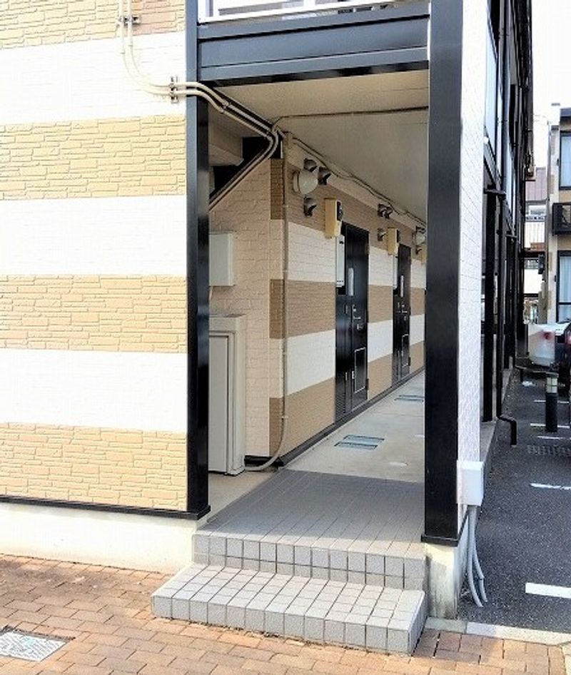 レオパレスセゾン エントランス