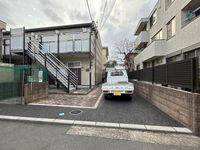 レオパレスエルミタージュ 駐車場