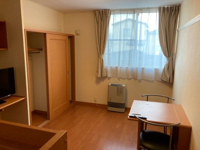 レオパレス西波止場 居間