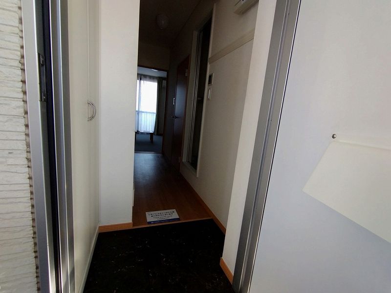 レオパレスアドミラブールユキコ 玄関