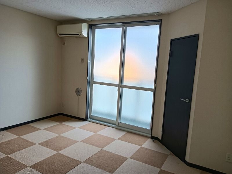 レオネクストロイヤル 居間