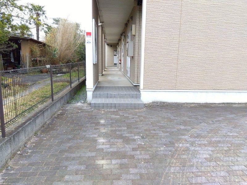 レオパレスコンディネント エントランス