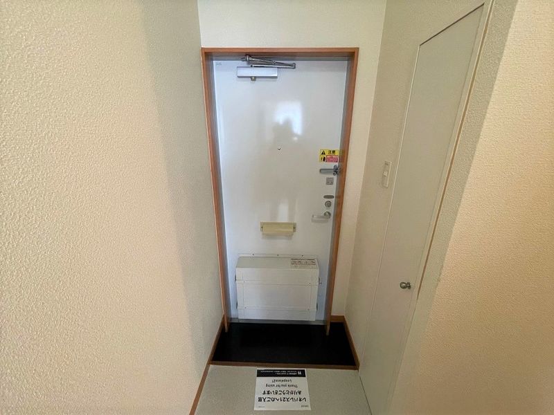 レオパレスＫ．ＹⅢ 玄関