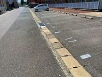レオパレスオアシス 駐車場