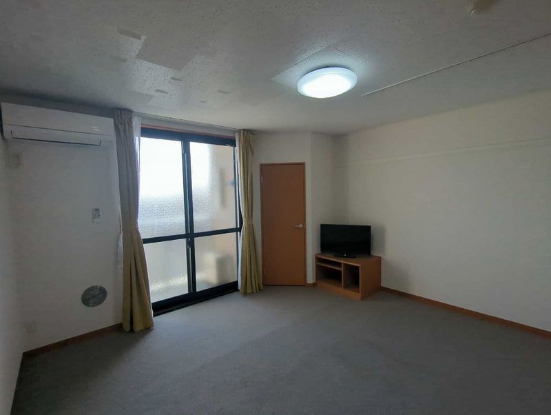 レオパレスコスモスカイⅡ 居間